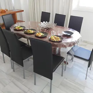 apartment-suites-fuengirola-center.1costadelsol.com/